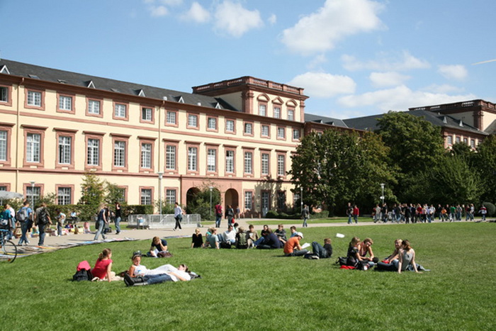 Du học Đức chọn trường và ngành học như thế nào