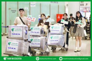 Hình ảnh tiễn học viên ra sân bay