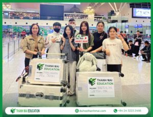 Hình ảnh tiễn học viên ra sân bay