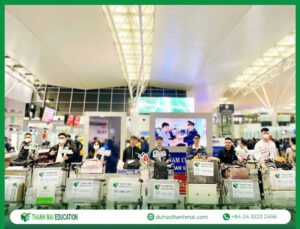 Hình ảnh tiễn học viên ra sân bay