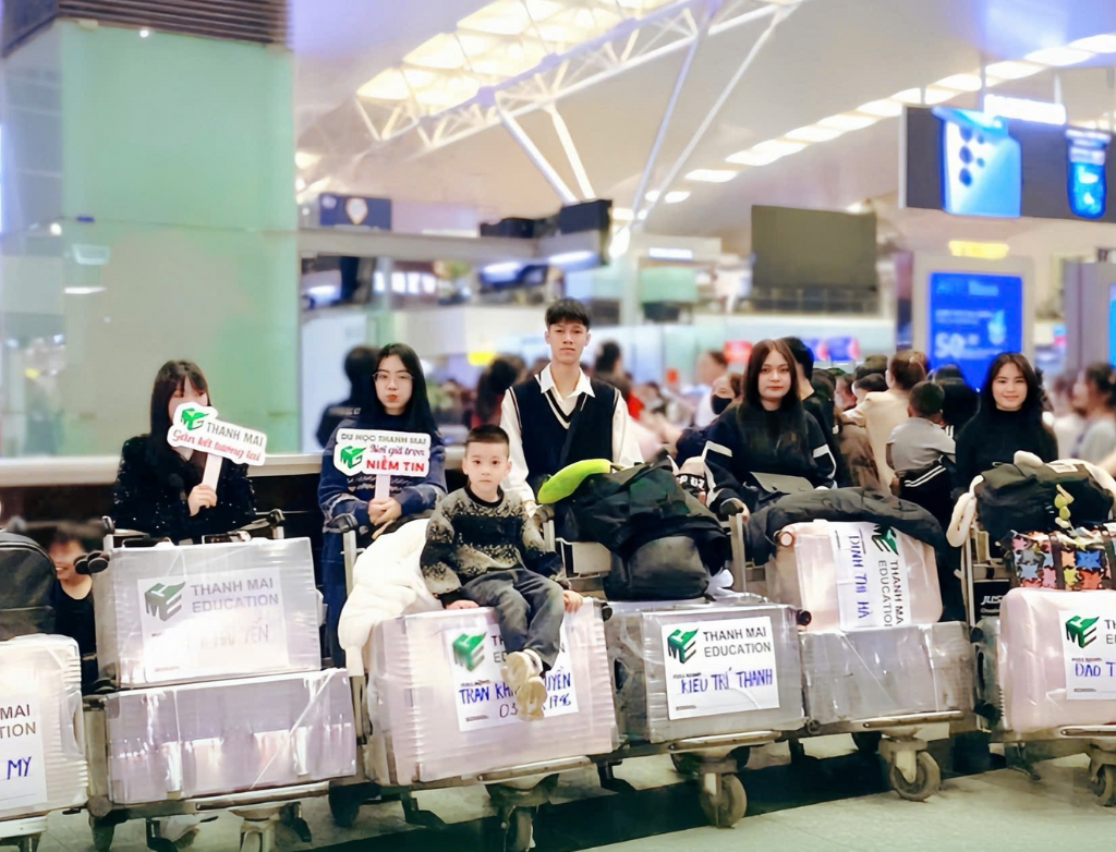 Hình ảnh tiền bay học viên Du học Nhật Bản