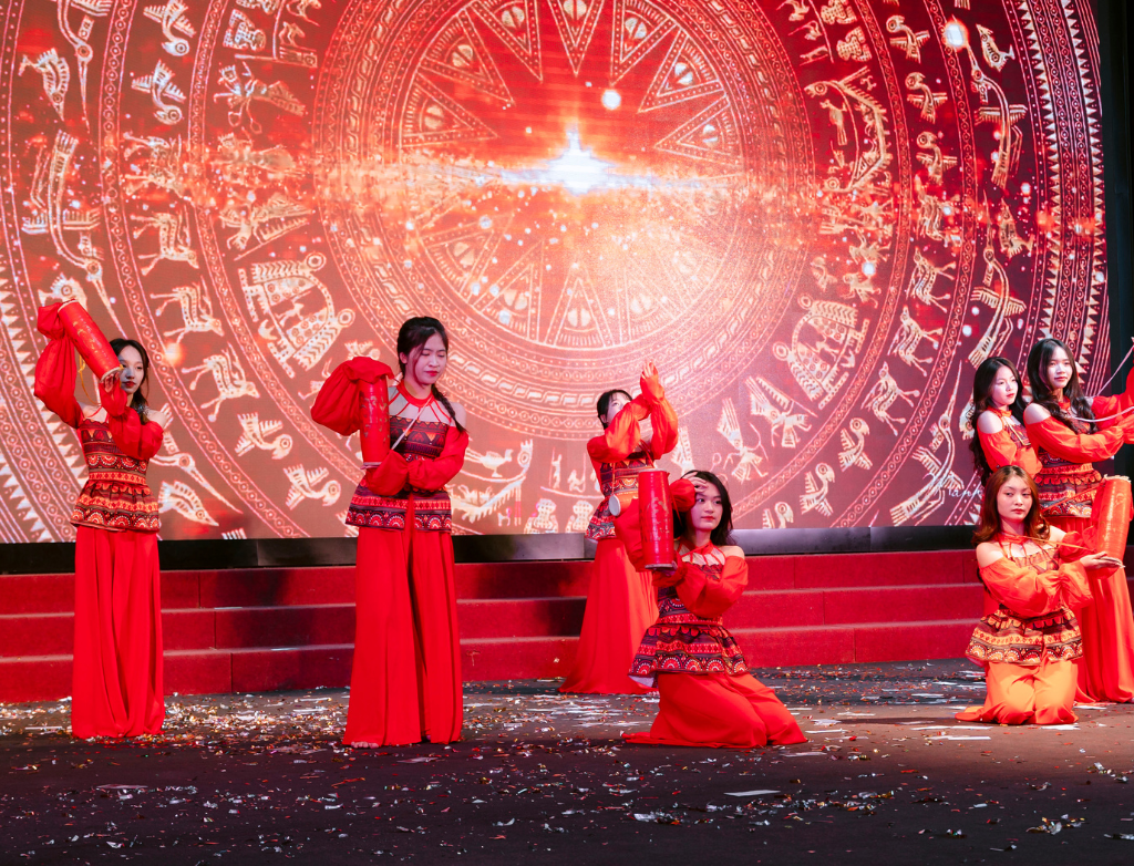 Văn nghệ học viên tại TME