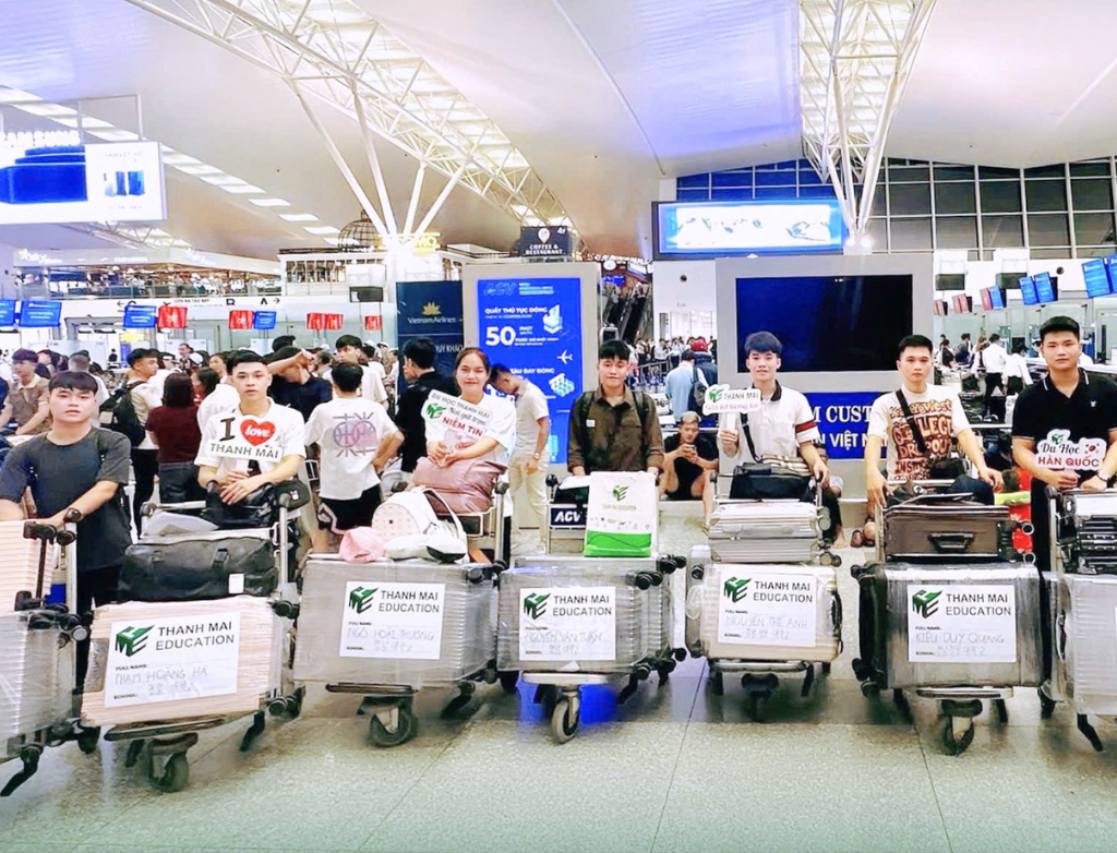 Hình ảnh tiền bay học viên Du học Đài Loan