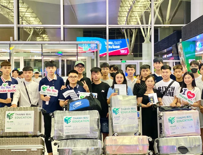 Tiễn bay học viên du học tại Thanh Mai Education