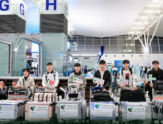 Tiễn bay học viên du học tại Thanh Mai Education
