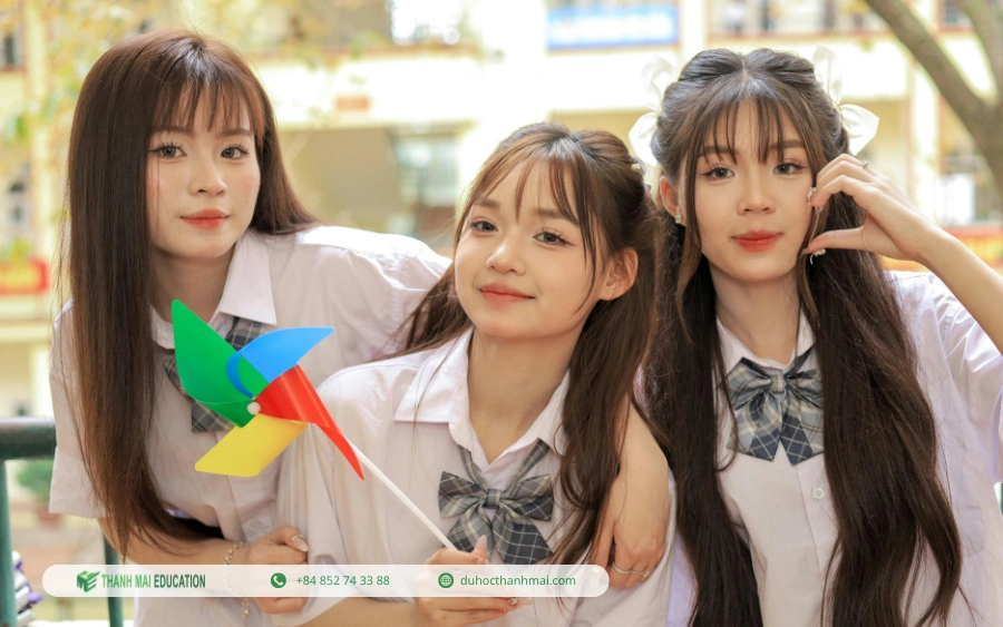 Học sinh sinh viên học tiếng Đức